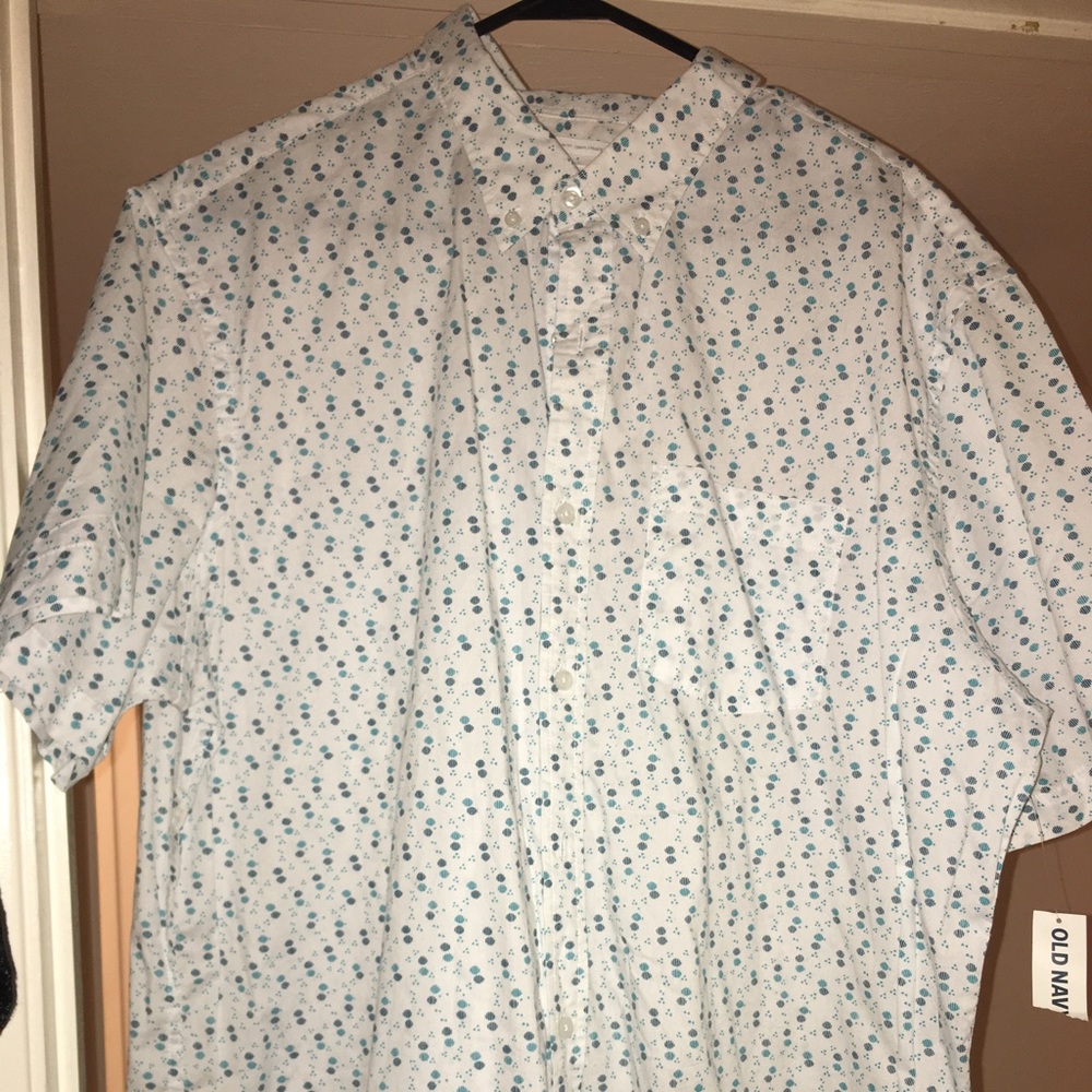 Men’s old navy button down shirt